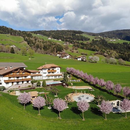 Hotel Nussbaumerhof *** Rodengo Exterior photo